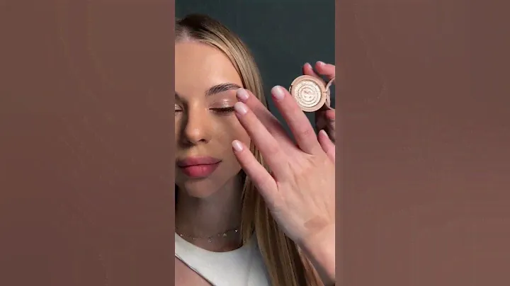 Очень бюджетный продукт с люксовым сиянием HOJO в оттенке 08 #makeup  #beautyindustry